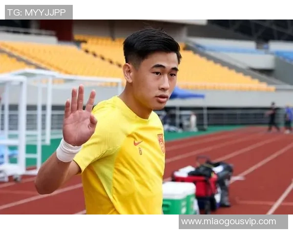 深圳队戴伟浚展现出色表现助力球队争夺联赛冠军荣耀