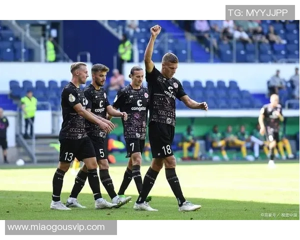横滨水手登陆德甲，展现稳定实力助力球队跻身前列