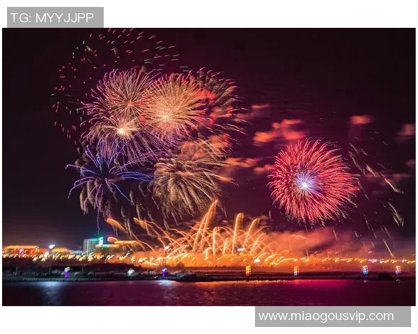 勒沃库森水下花园：一场水下盛大开花的绚丽焰火